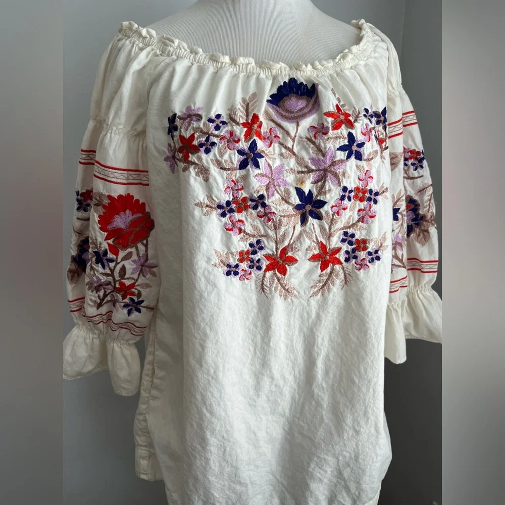 FREE PEOPLE OFF SHOULDER DRESS with embroidery
